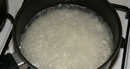 Estos son los beneficios de belleza del agua de arroz