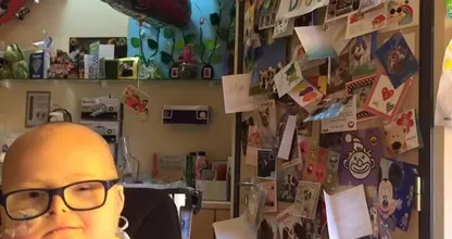 Groot Sinterklaas-fan Daan overleden, daags na het vervullen van zijn laatste wens door Stichting Opkikker