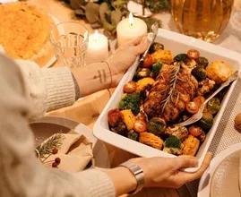 Restjes van het kerstdiner over? Zo lang kun je ze in de vriezer bewaren