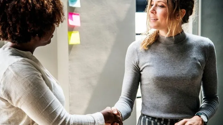 Do these simple things and people will like you within 4 seconds