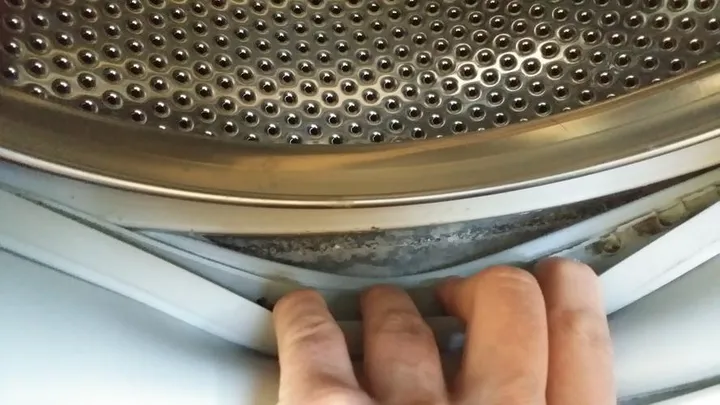 Stinkt deine Kleidung manchmal nach dem Waschen? Simple Lösung, aber keiner scheint es zu wissen!