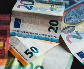 Hoe vies is contant geld nu eigenlijk echt?