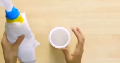 Deine Plastiktüten fliegen durch die Gegend? Nie wieder Tüten Chaos mit dieser genialen Verstau-Falt-Technik