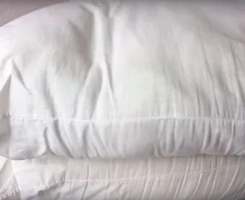 This is the secret to removing yellow stains from your white pillows! It's super simple!