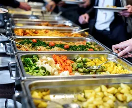 Mit diesem fiesen Trick wirst du bei all-you-can-eat Buffets reingelegt!