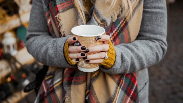Le tue mani sono sempre congelate? Ecco cosa puoi fare