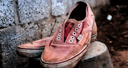 Questi consigli ti aiuteranno a sbarazzarti dell'odore indesiderato delle tue scarpe