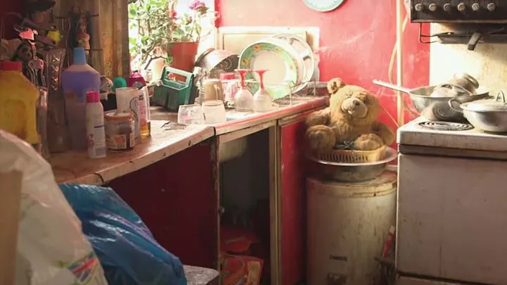 Agua marrón y moho: mujer no limpia su casa durante 9 años