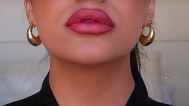 Teenagers try this bizarre trend for fuller lips