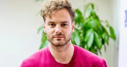 Jim Bakkum zet bijzondere tatoeage voor dochter Molly