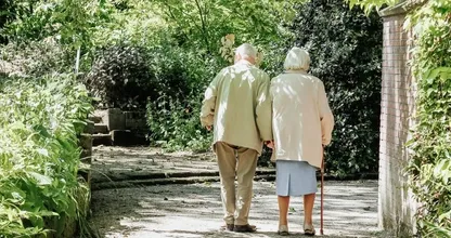 Het liefste ooit: deze opa en oma dragen elke dag een matchende outfit