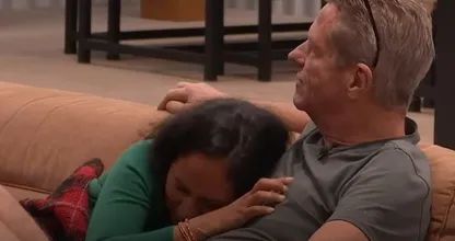 Oeh la la: Een Jaar Van Je Leven-deelnemers Eunice en JW samen gespot