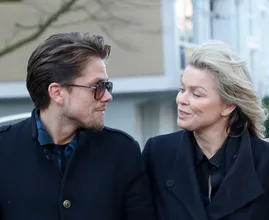 André Hazes en Bridget Maasland zoenend gespot op Instagram