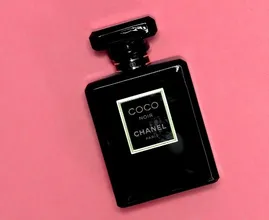 Met deze 15 tips blijft de geur van je parfum langer hangen
