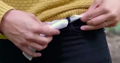 Geen anti-muggenspray bij de hand? Dit huishoudelijke middeltje doet wonderen!