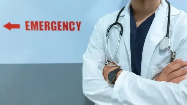 3 settimane dopo aver partorito due gemelli, la mamma si sente male - Il medico dopo l'ecografia: "Mi dispiace"