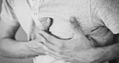 Last van pijn op de borst? Dit zijn 5 oorzaken waardoor het kan komen