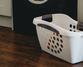 Find out: this is why there are holes in your laundry basket