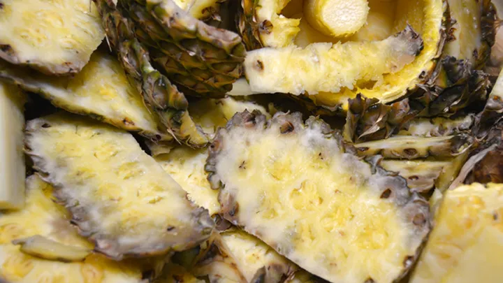 Why Health Freaks Never Throw Away Pineapple Peels (And Why You Shouldn't Either!)