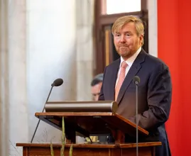 De koning krijgt er komend jaar flink wat salaris bij door inflatiecorrectie