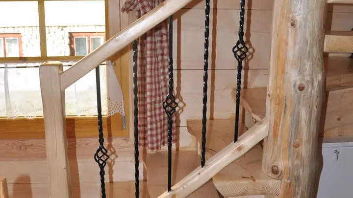 Diese 27-jährige Frau wohnt in diesem kleinen Haus von nur 27 Quadratmetern, aber wenn Sie das Innere sehen, werden Sie dort wohnen wollen