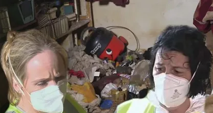 Agua marrón y moho: mujer no limpia su casa durante 9 años