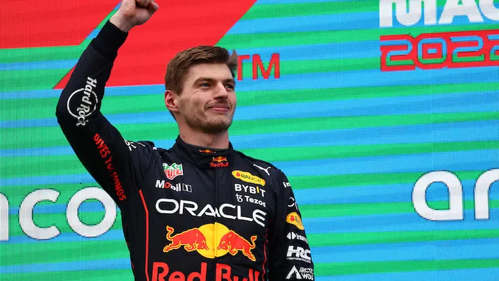 Zien: Max Verstappen heeft een kleine dubbelganger