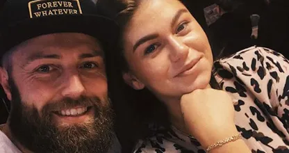 Laatste loodjes vallen hoogzwangere Roxeanne Hazes zwaar: ‘Ik heb overal pijn’