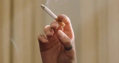 Oei: 'derdehands roken' blijkt schadelijker dan gedacht