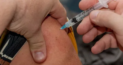 Deze dingen moet je weten over het nieuwe meningokokkenvaccin