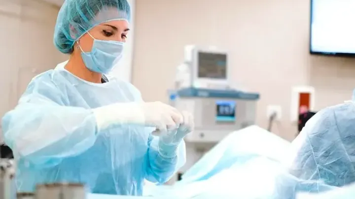 3 settimane dopo aver partorito due gemelli, la mamma si sente male - Il medico dopo l'ecografia: "Mi dispiace"