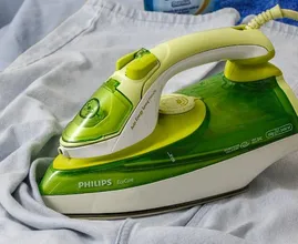 This is how you remove iron scorch marks from your clothes