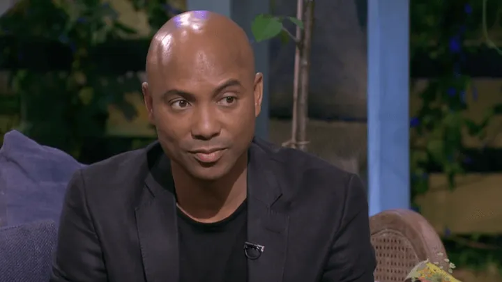 Humberto Tan vertelt openhartig over turbulente relatie: 'Ik ben nog bij mijn partner'