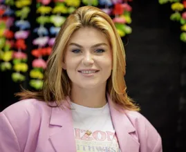 Roxeanne Hazes trakteert fans met nieuwe muziek op 30ste verjaardag