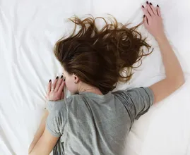 Wil je een paar kilo kwijt? Dit is hoeveel uur slaap je per nacht nodig hebt om af te vallen