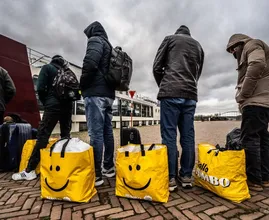 Kabinet wil door hele land extra crisisopvangplekken voor asielzoekers