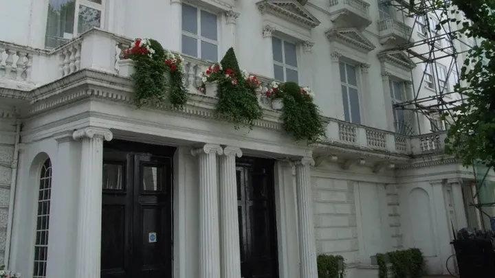 Ces maisons londoniennes ne sont pas réelles – voici le secret