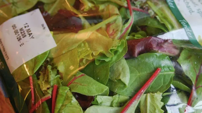 Avez-vous acheté de la laitue en sachet au supermarché ? Alors vous devez lire ça…