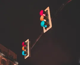 Explained: this is why traffic lights are green, red and yellow