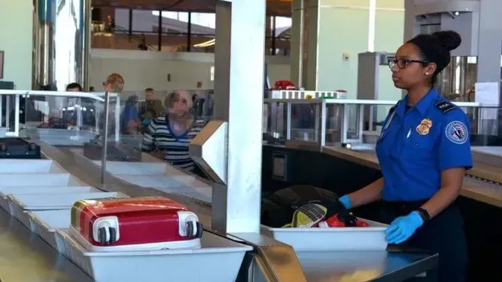 35+ Plane Hacks Airlines DON’T Want You to Know!