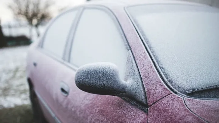The solution to a frozen windshield? A bag of water!