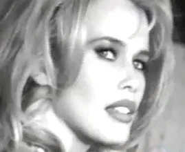 So sieht Supermodel Claudia Schiffer neulich aus