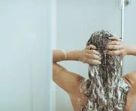 Duschst du morgens? Mach das lieber nicht! Es ist nämlich gar nicht gut für deine Gesundheit und DAS hier ist der Grund!