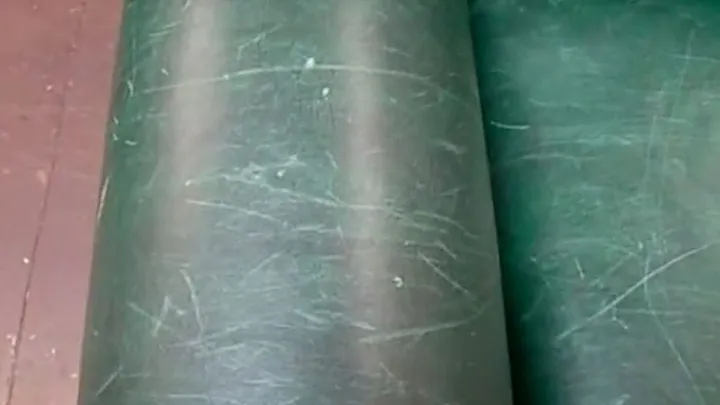 This is how you remove scratches from leather furniture