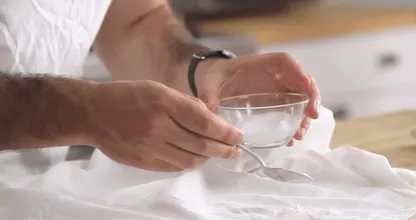 Bleek gebruiken om kleding te witten? Dit is de beste manier om dat te doen