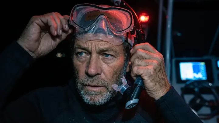 Un pescatore pensava di aver catturato uno squalo arancione — L'esperto impallidisce quando nota questo dettaglio