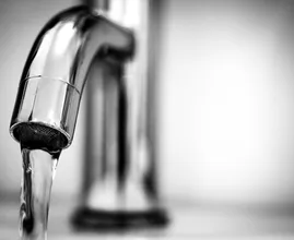 These are 5 moments in which you SHOULDN'T drink water