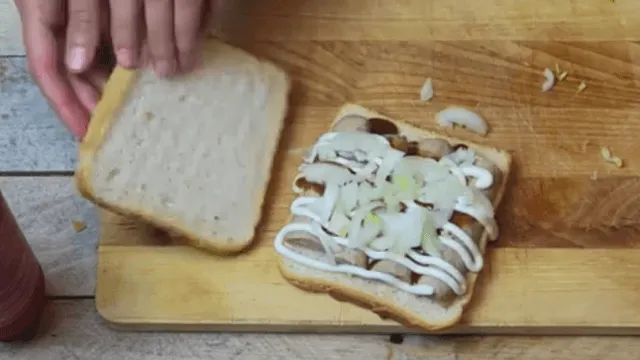 Frikandellen Fan? Dann musst du dieses leckere Sandwich-Rezept mal probieren.
