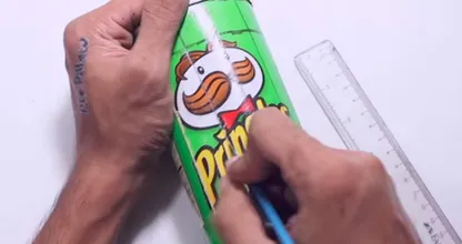 7 Dinge, die man mit leeren Pringles-Dosen machen kann!