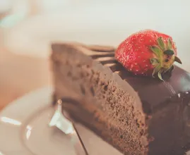 Luftige Schokoladentorte mit nur drei Zutaten!
